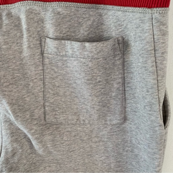 Mens large Tommy Hilfiger sweats - Picture 6 of 10